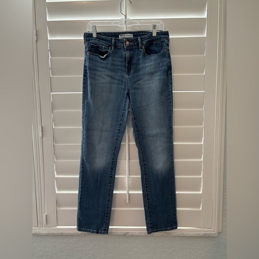 Levi's Women's Straight Leg Blue Jeans